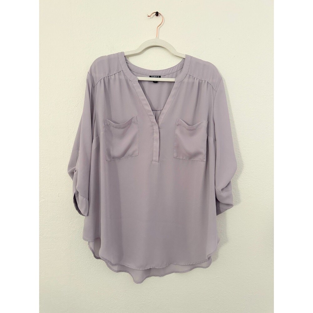 Torrid Women’s Harper Blouse Light Purple V-Neck 3/4 Roll Tab Lace-Up Size 2X
